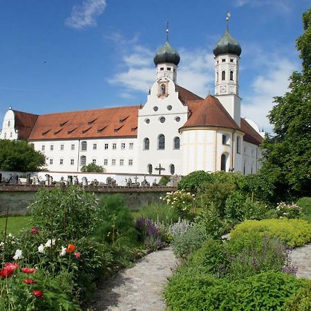 Kloster Benediktbeuern - Gastehaus Der Salesianer Don Bosco Exterior foto